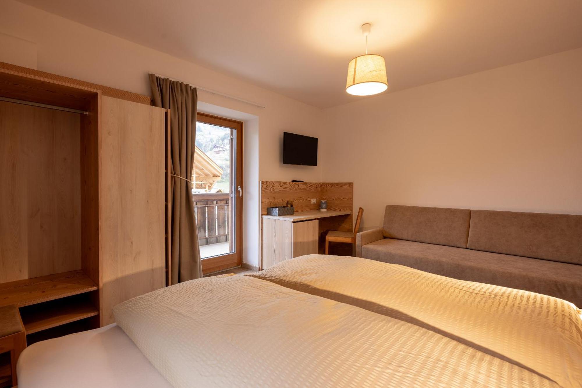 San Pietro Dolomiti Small Budget Hotel Ortisei Ngoại thất bức ảnh
